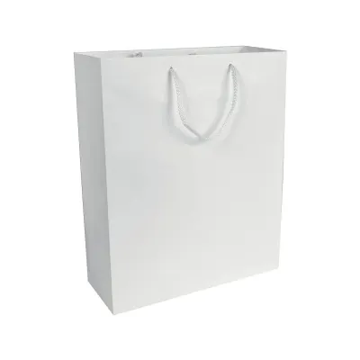 Pungă de cumpărături din hârtie laminată mată de 157 g/m², cu pliu lateral și întărire la bază – cu logo-ul firmei